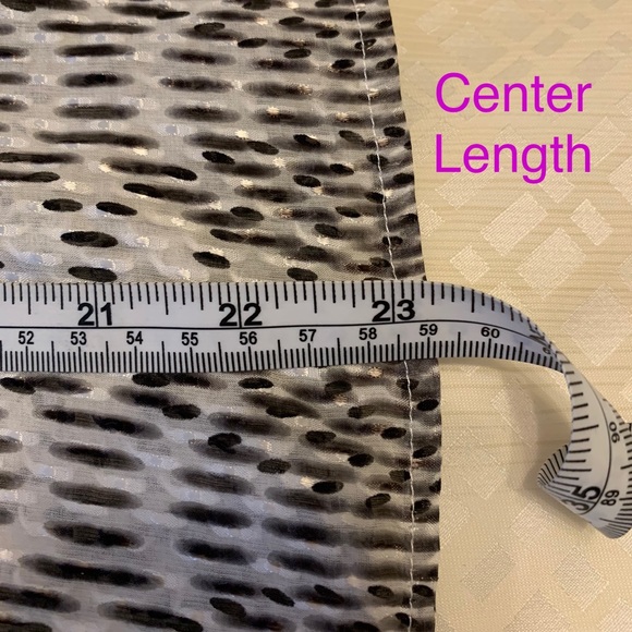 St. John Couture Sleeveless Ruffled Feather Blouse Size 2 or Extra Small - Picture 10 of 11